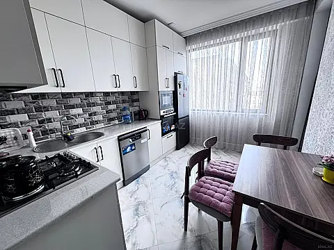Satılır 2 otaqlı mənzil 80 m²