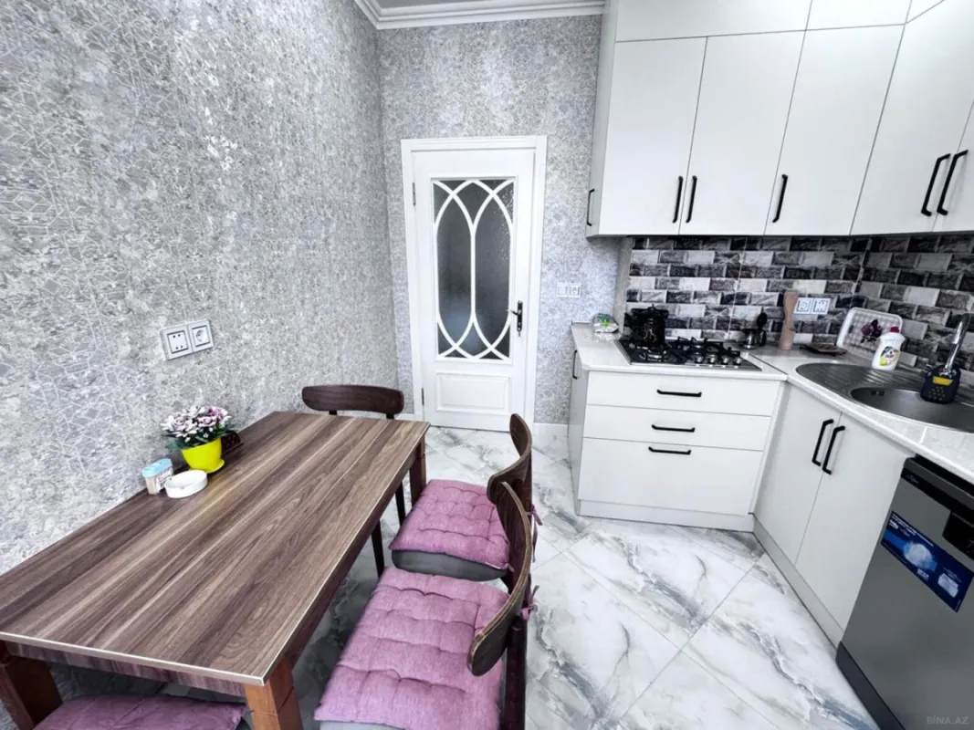 Satılır 2 otaqlı mənzil 80 m²