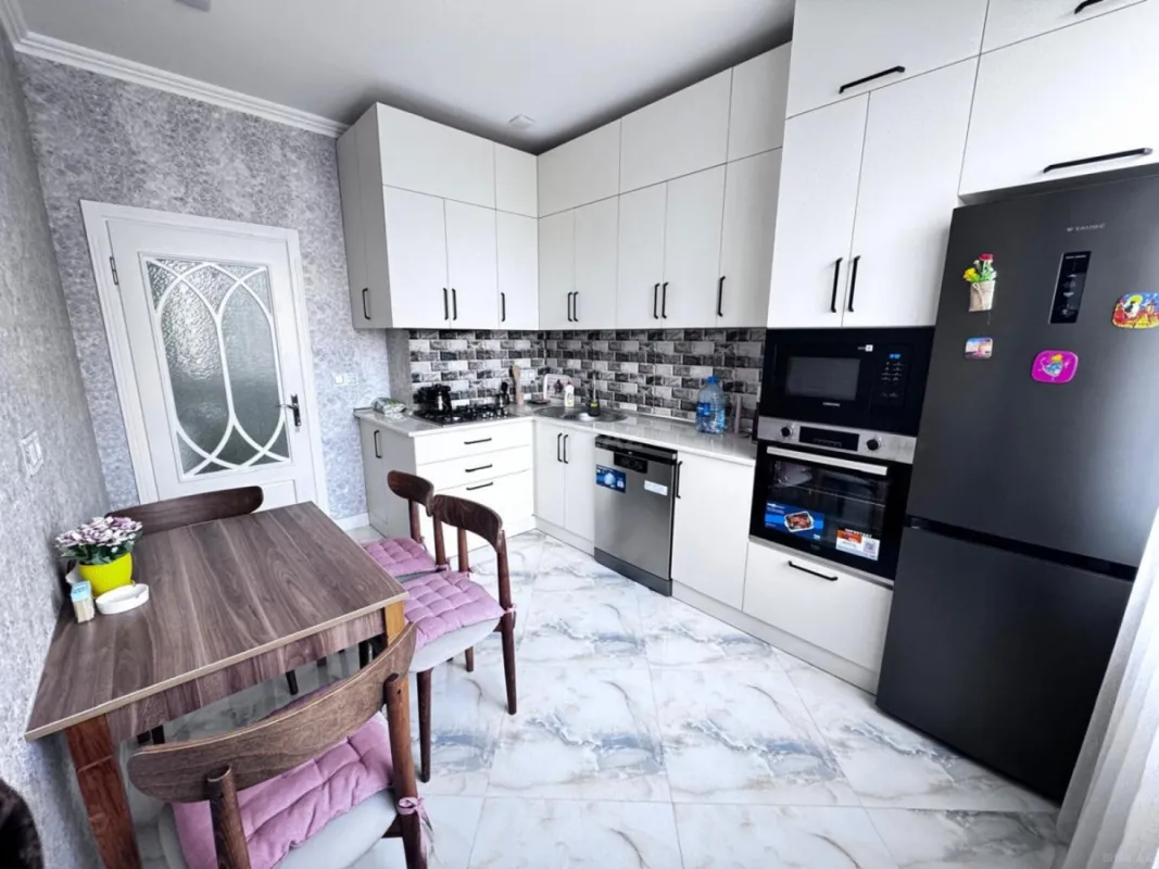 Satılır 2 otaqlı mənzil 80 m²