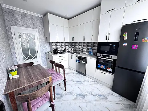 Satılır 2 otaqlı mənzil 80 m²