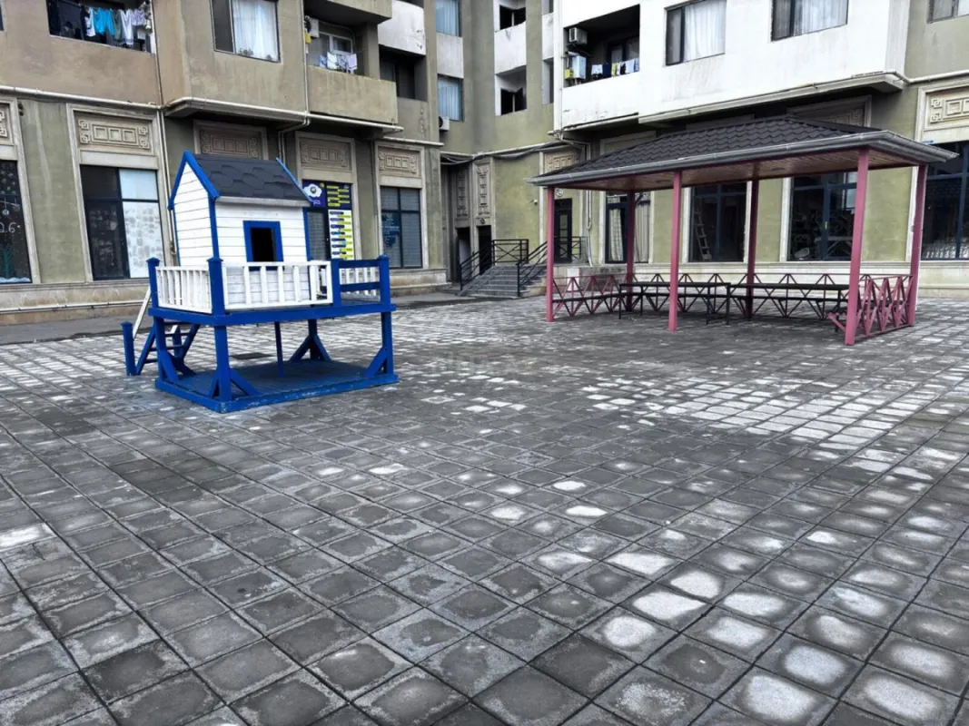Satılır 2 otaqlı mənzil 80 m²