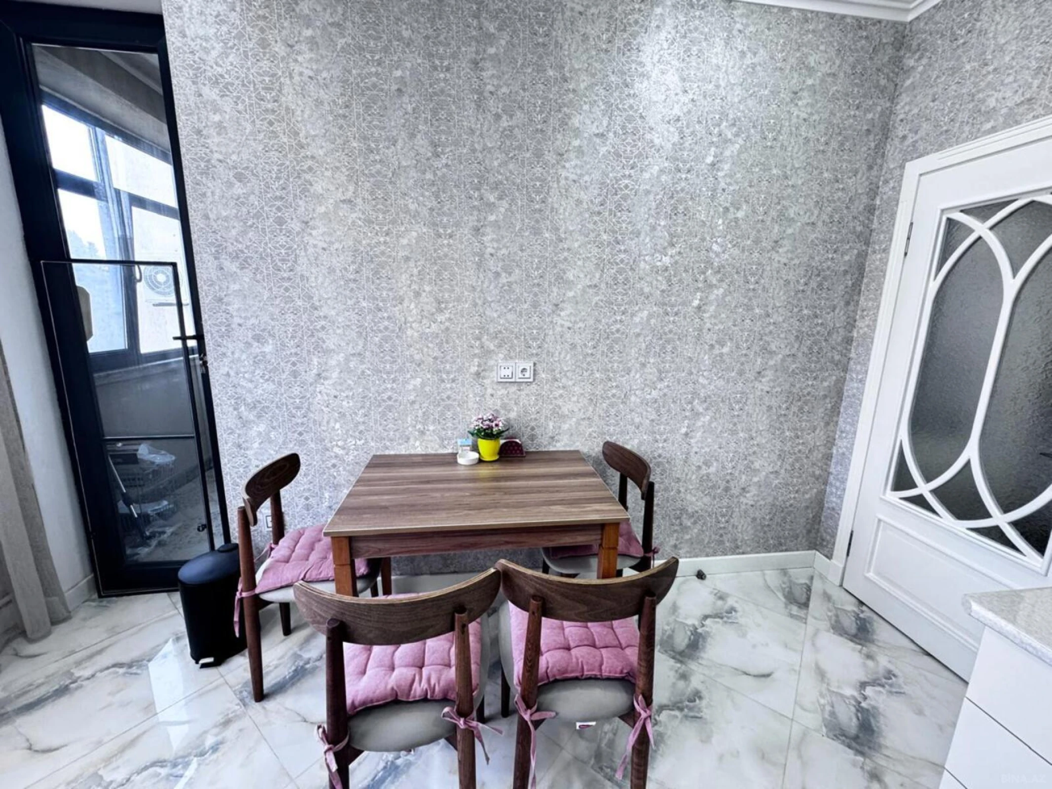 Satılır 2 otaqlı mənzil 80 m²