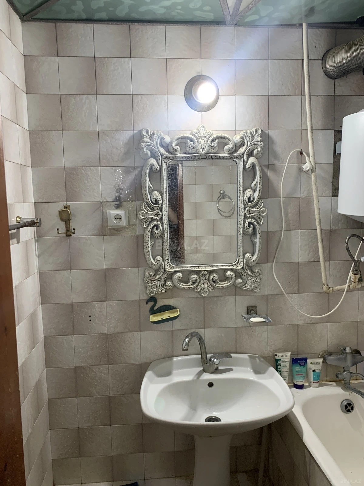 Kirayə verilir 2 otaqlı mənzil 80 m²