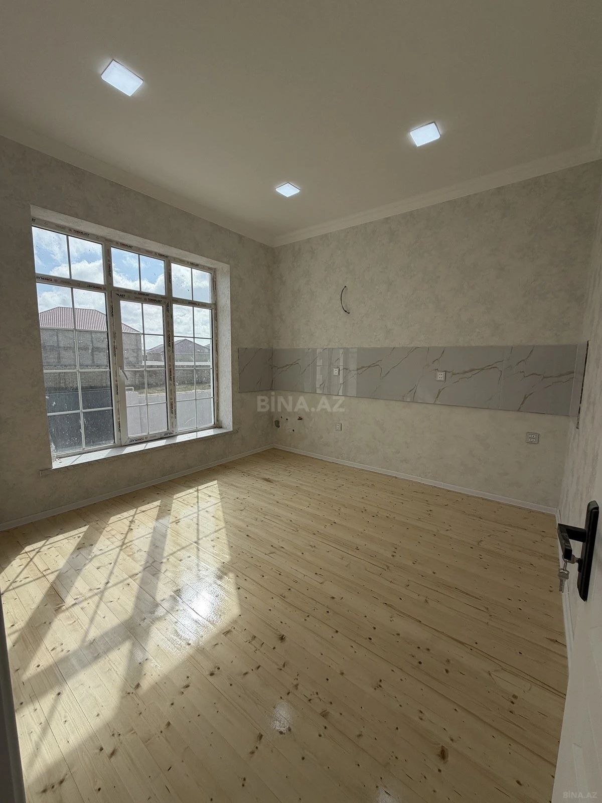 Satılır 3 otaqlı həyət evi 146 m²