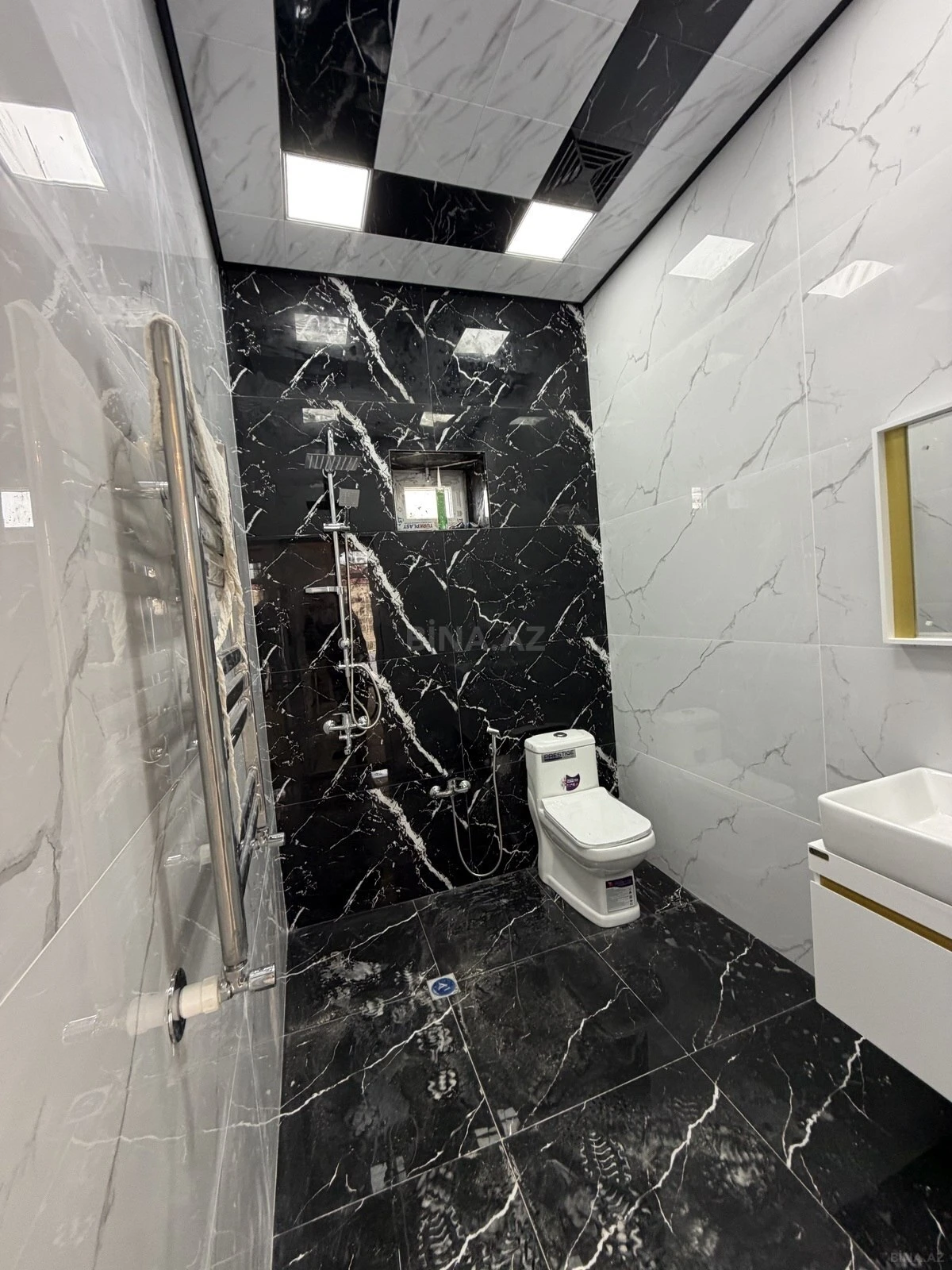 Satılır 3 otaqlı həyət evi 146 m²