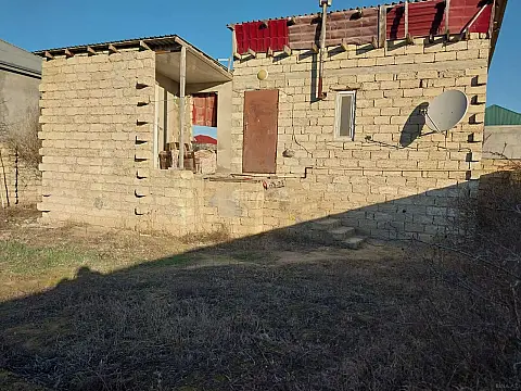 Satılır 1 otaqlı həyət evi 42.5 m²