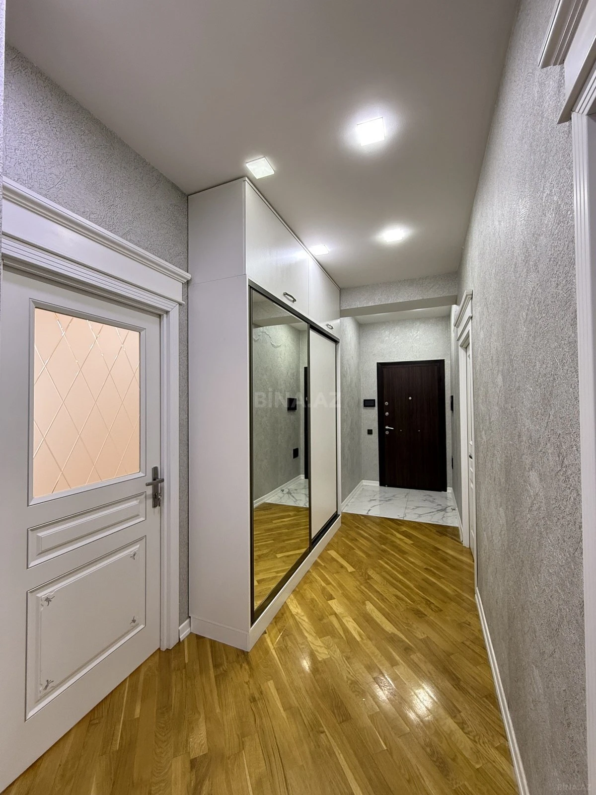 Satılır 3 otaqlı mənzil 99 m²