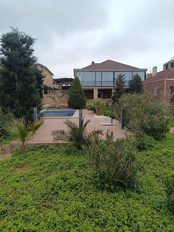 Satılır 5 otaqlı həyət evi 170 m²