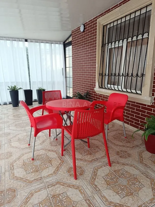 Satılır 5 otaqlı həyət evi 170 m²
