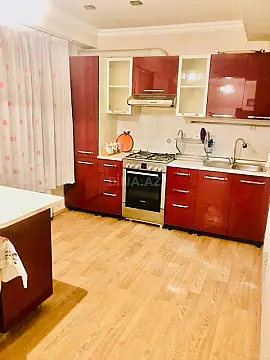 Kirayə verilir 4 otaqlı mənzil 130 m² — Bakı, Nərimanov 4 otaq 130.00 m²