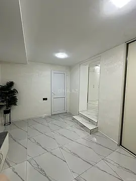 Satılır 3 otaqlı mənzil 145 m²