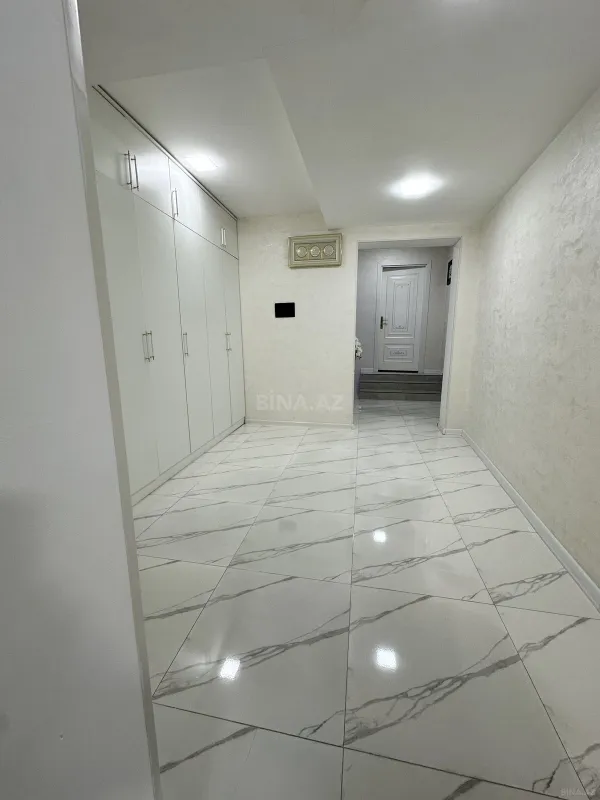 Satılır 3 otaqlı mənzil 145 m²