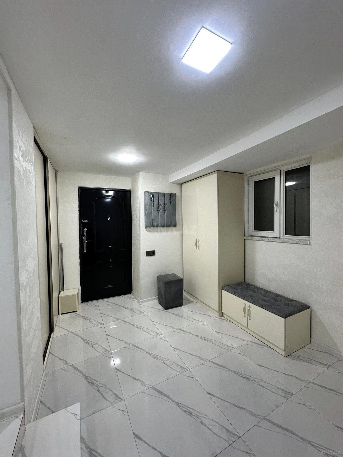 Satılır 3 otaqlı mənzil 145 m²