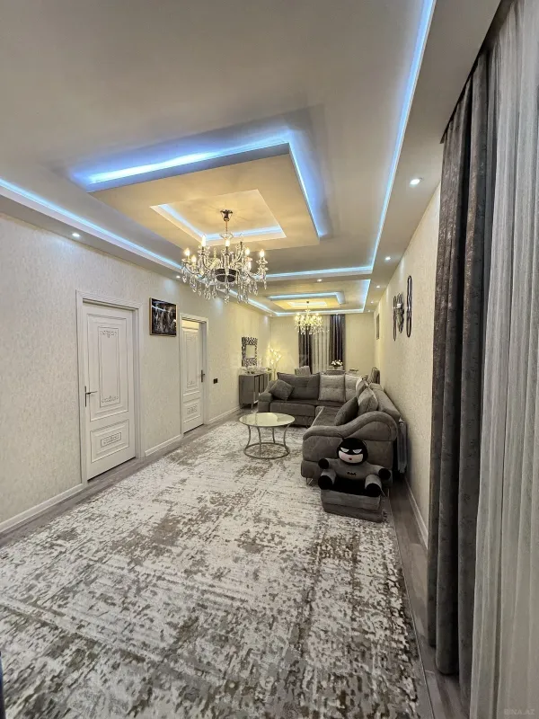 Satılır 3 otaqlı mənzil 145 m²