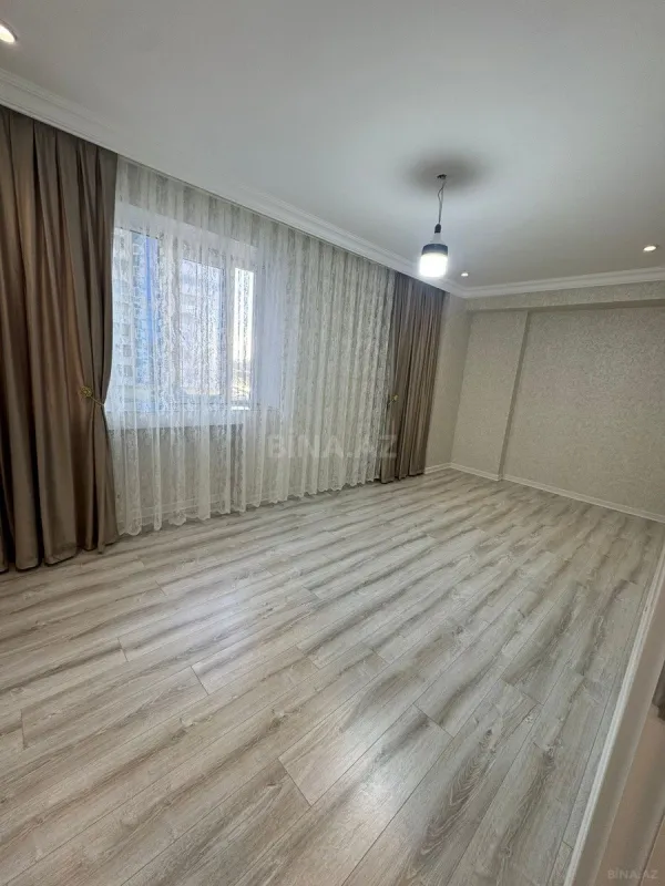 Satılır 3 otaqlı mənzil 138 m²