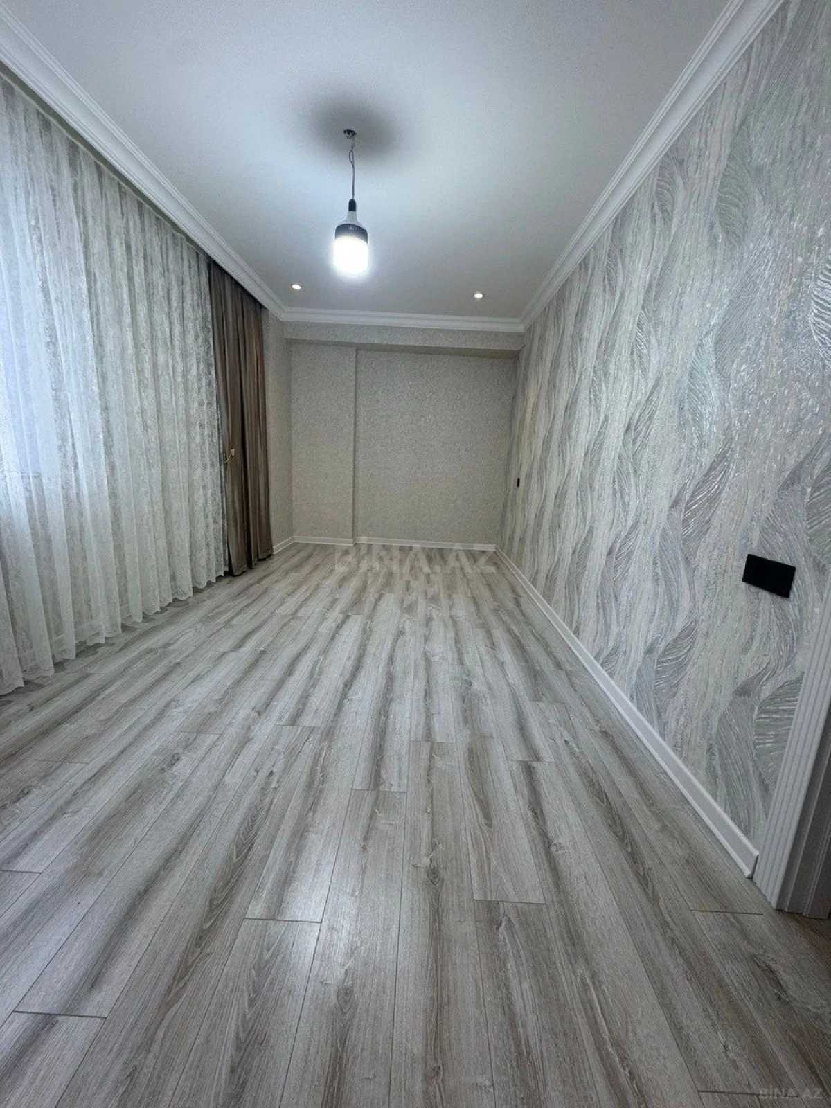 Satılır 3 otaqlı mənzil 138 m²