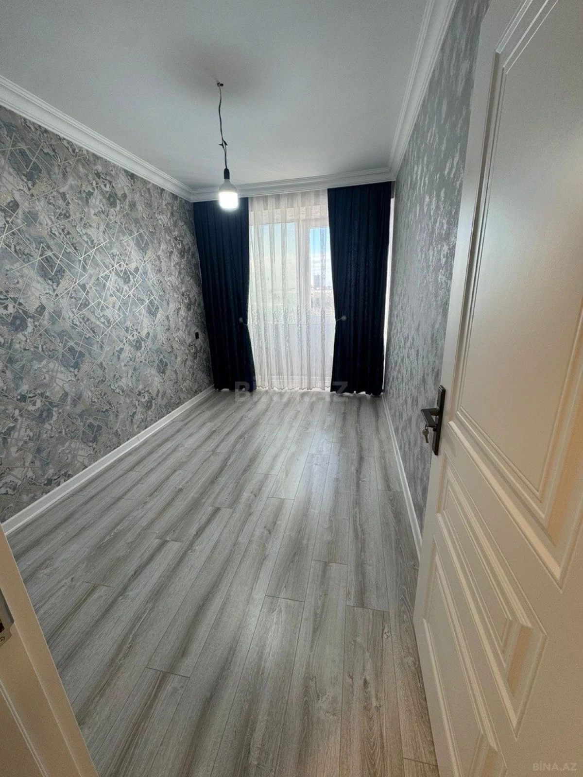 Satılır 3 otaqlı mənzil 138 m²