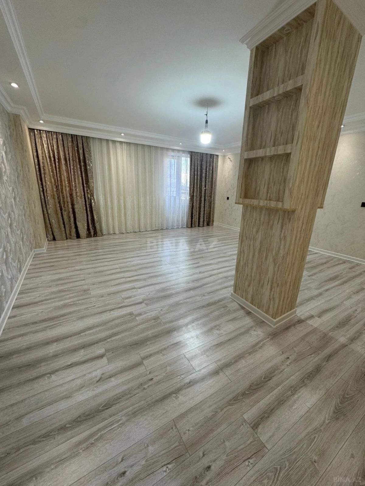 Satılır 3 otaqlı mənzil 138 m²