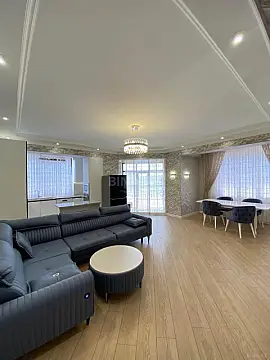 Satılır 3 otaqlı mənzil 131 m² — Bakı, İnşaatçılar 3 otaq 131.00 m²