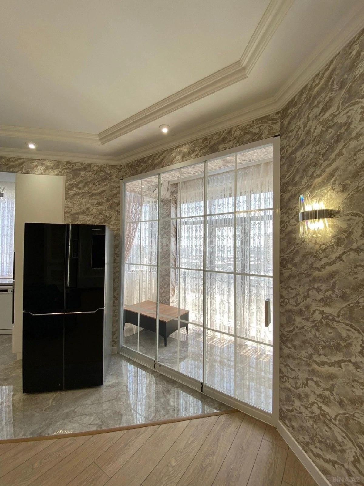 Satılır 3 otaqlı mənzil 131 m²