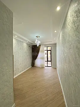 Satılır 3 otaqlı mənzil 131 m²