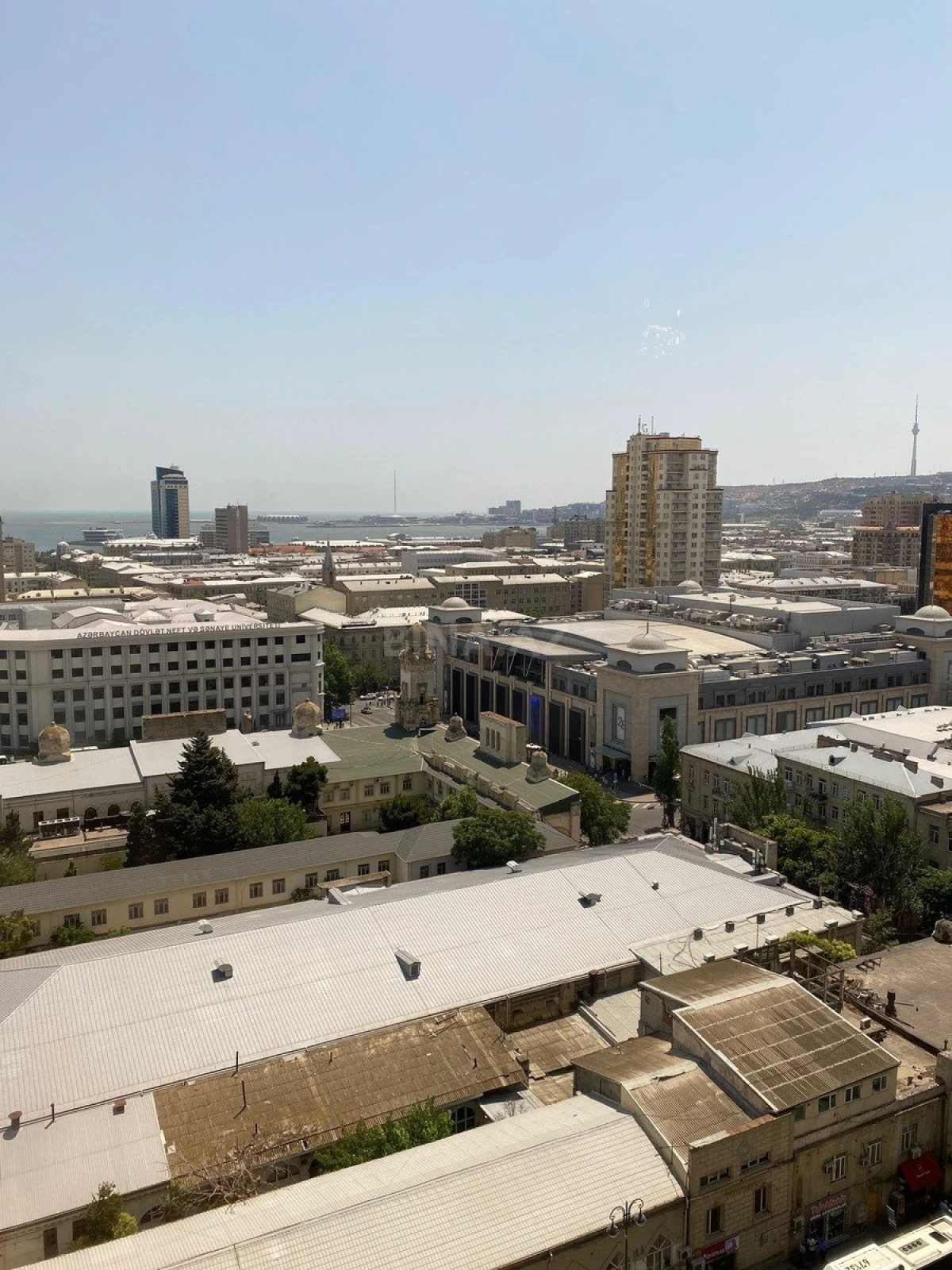 Satılır 3 otaqlı mənzil 131 m²