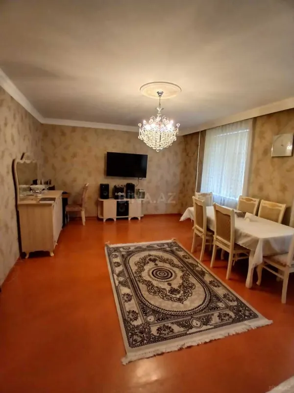 Satılır 5 otaqlı mənzil 100 m²