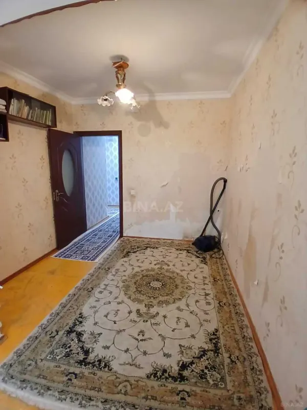 Satılır 5 otaqlı mənzil 100 m²