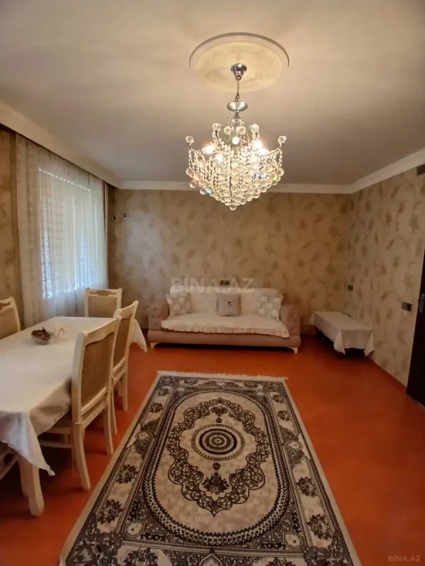 Satılır 5 otaqlı mənzil 100 m²