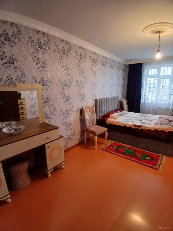 Satılır 5 otaqlı mənzil 100 m²