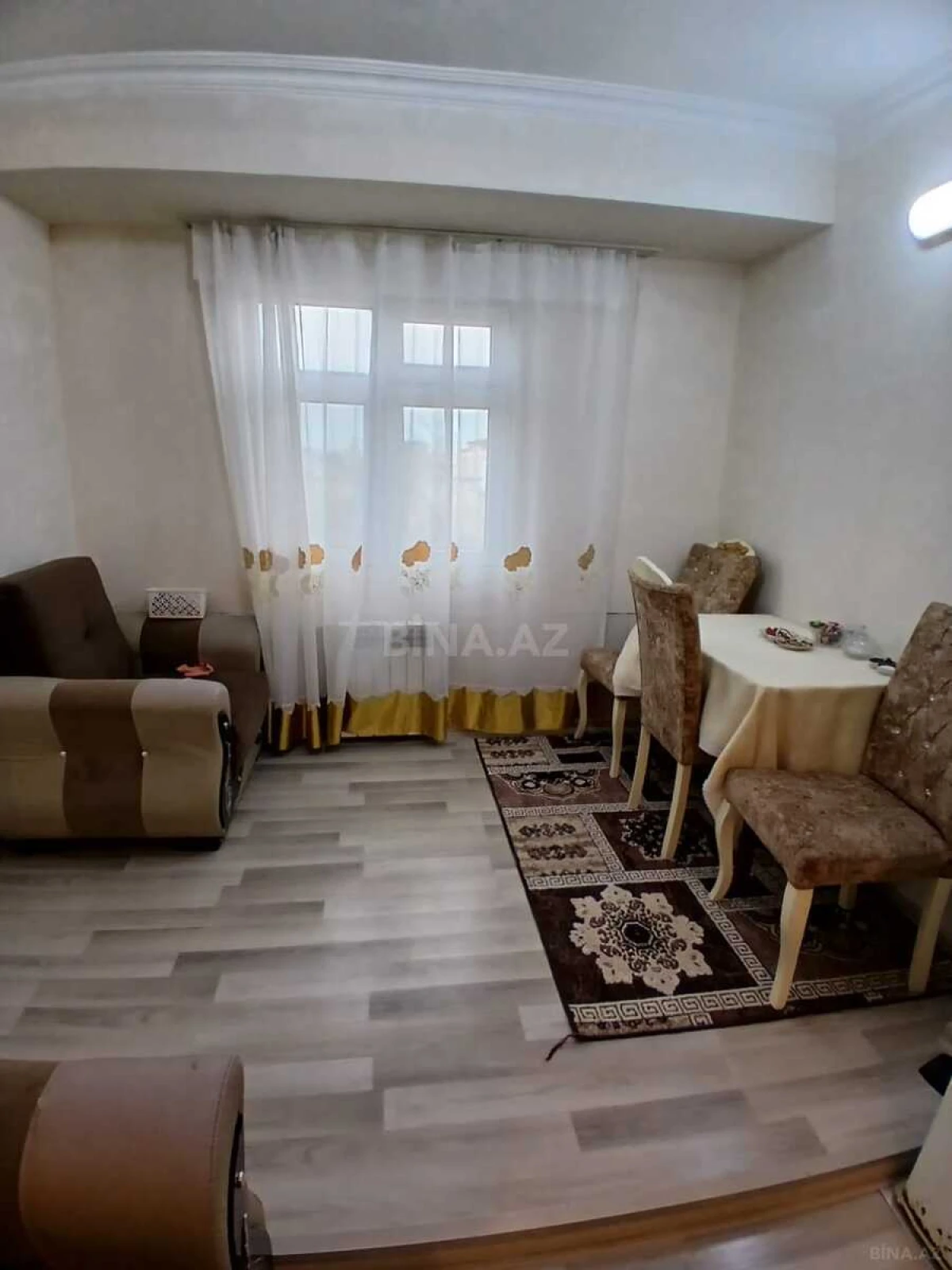 Satılır 5 otaqlı mənzil 100 m²
