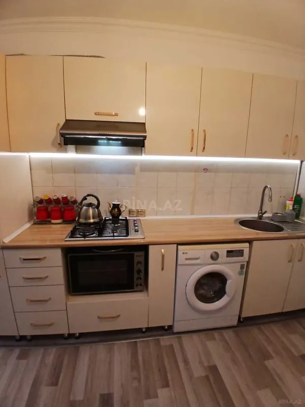 Satılır 5 otaqlı mənzil 100 m²