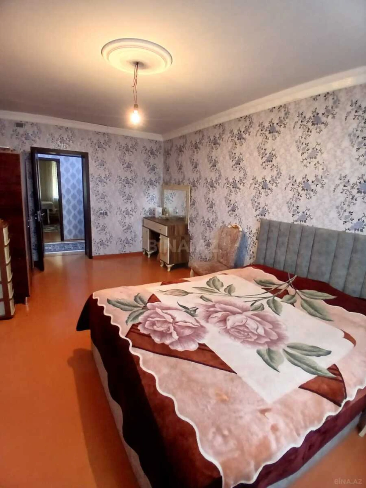 Satılır 5 otaqlı mənzil 100 m²