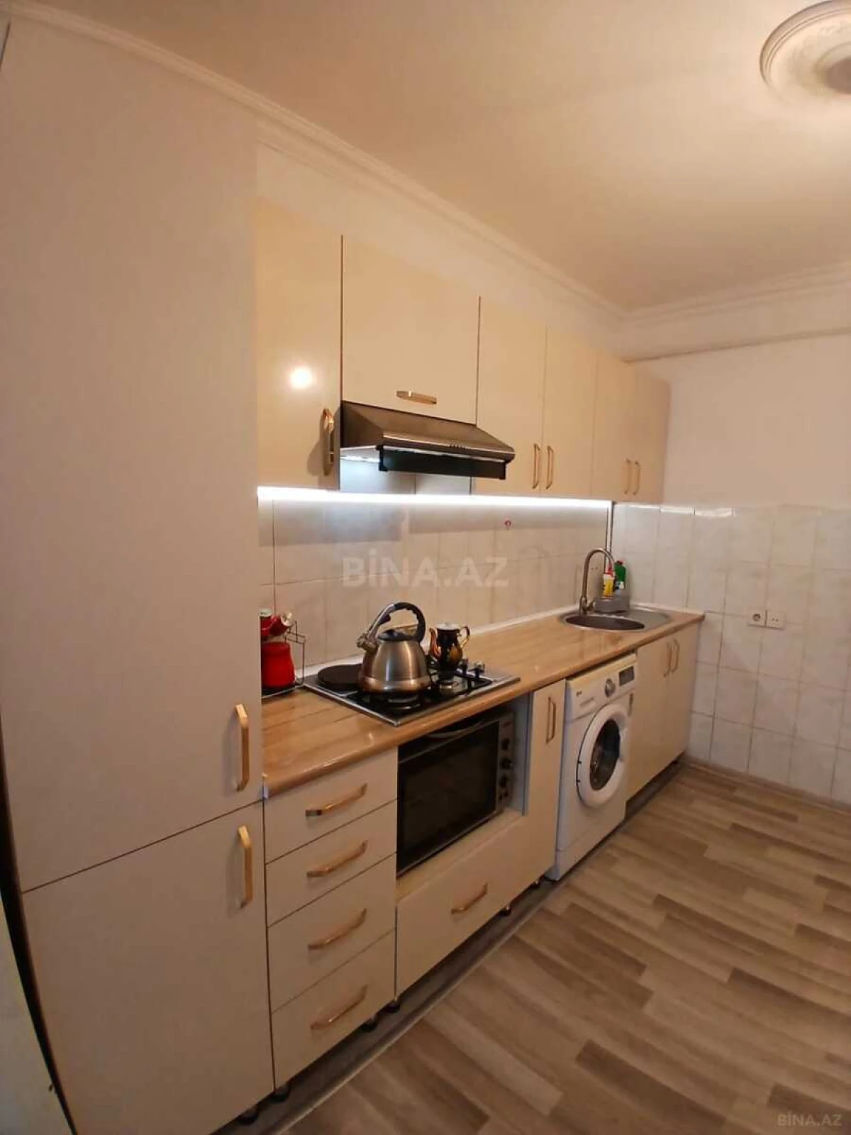 Satılır 5 otaqlı mənzil 100 m²