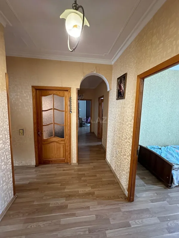 Satılır 5 otaqlı mənzil 110 m²