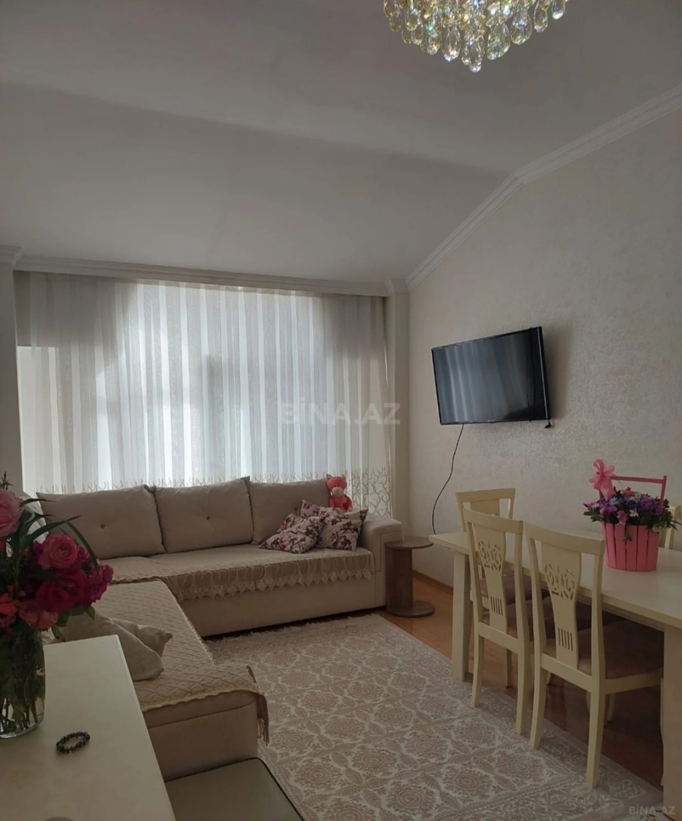 Kirayə verilir 2 otaqlı mənzil 70 m²