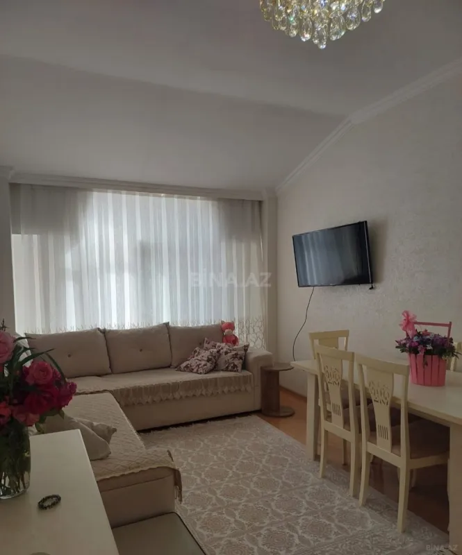 Kirayə verilir 2 otaqlı mənzil 70 m²