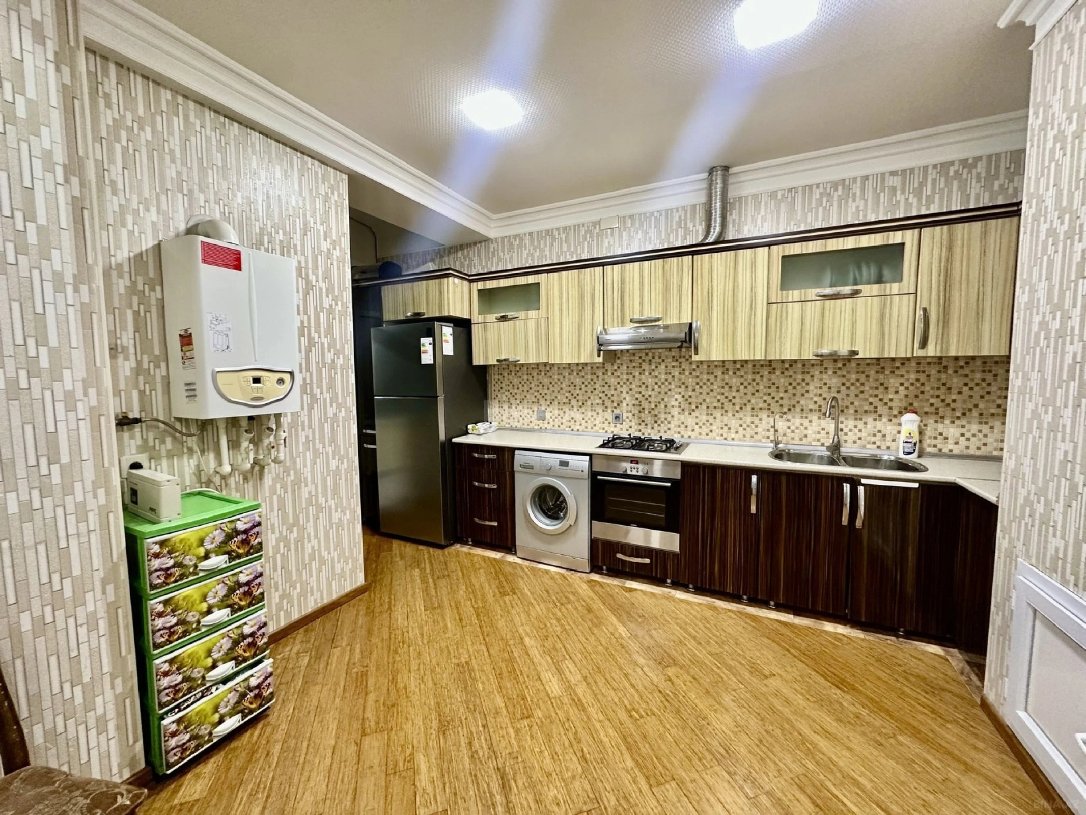 Kirayə verilir 3 otaqlı mənzil 95 m²