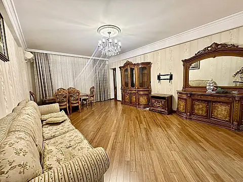 Kirayə verilir 3 otaqlı mənzil 95 m²