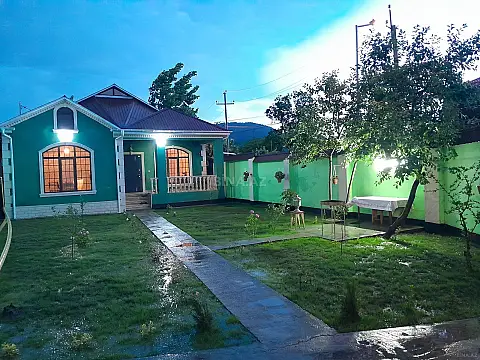 Kirayə verilir 4 otaqlı həyət evi 140 m²