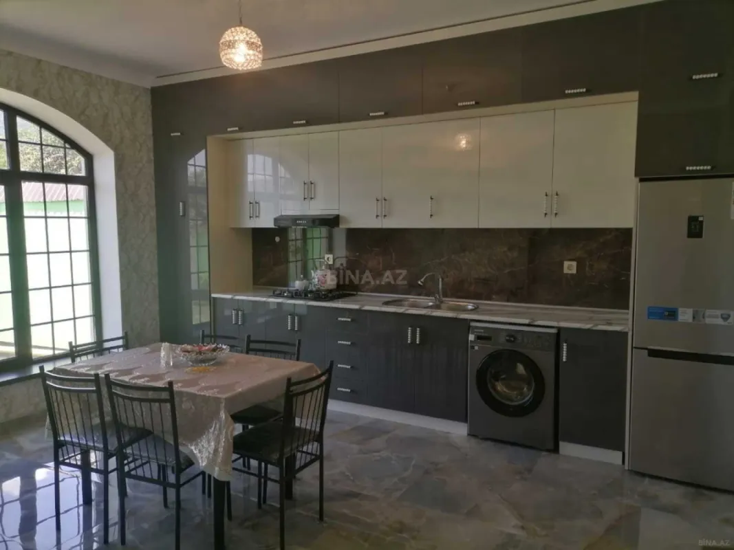 Kirayə verilir 4 otaqlı həyət evi 140 m²