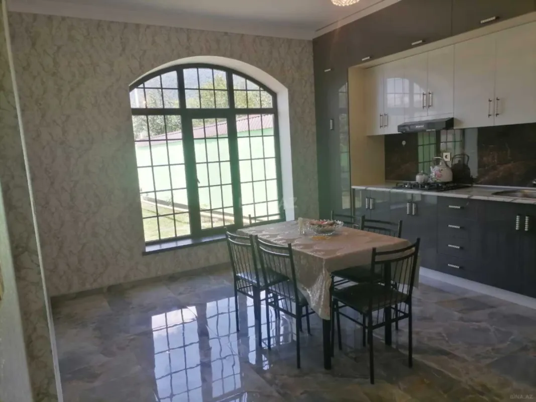 Kirayə verilir 4 otaqlı həyət evi 140 m²