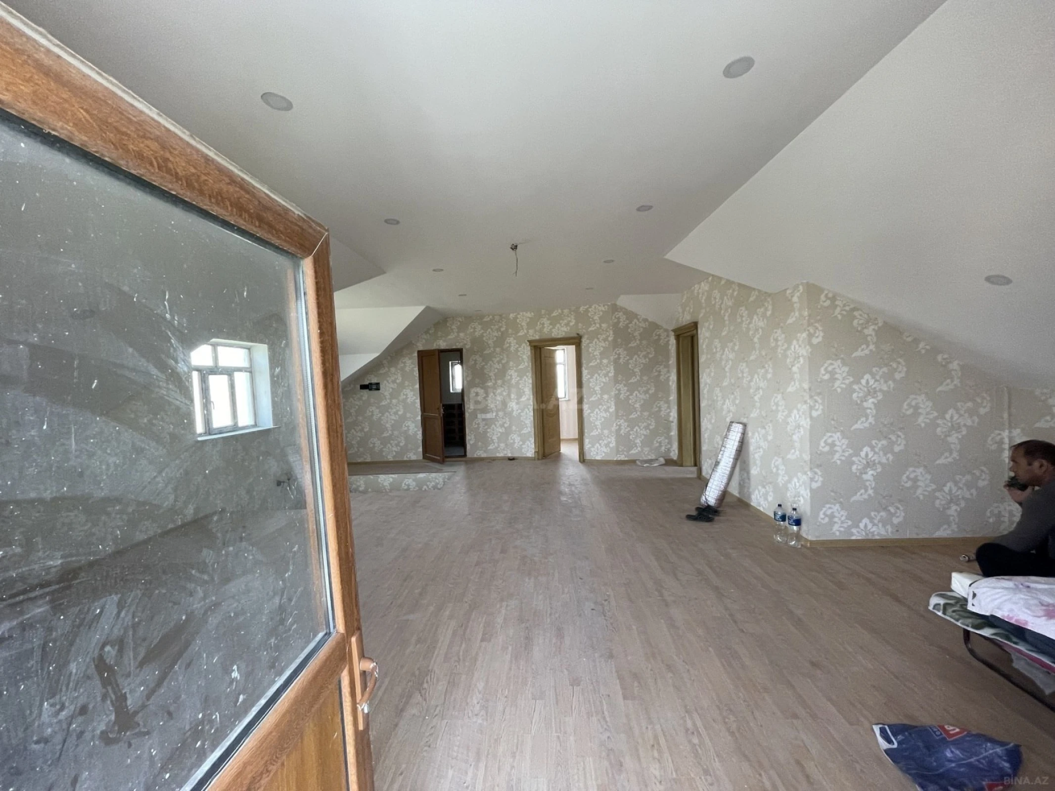 Satılır 6 otaqlı həyət evi 250 m²