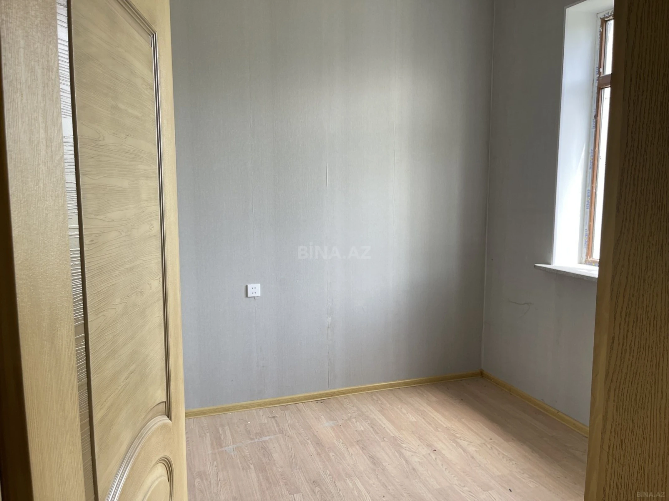 Satılır 6 otaqlı həyət evi 250 m²