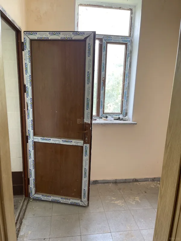 Satılır 6 otaqlı həyət evi 250 m²