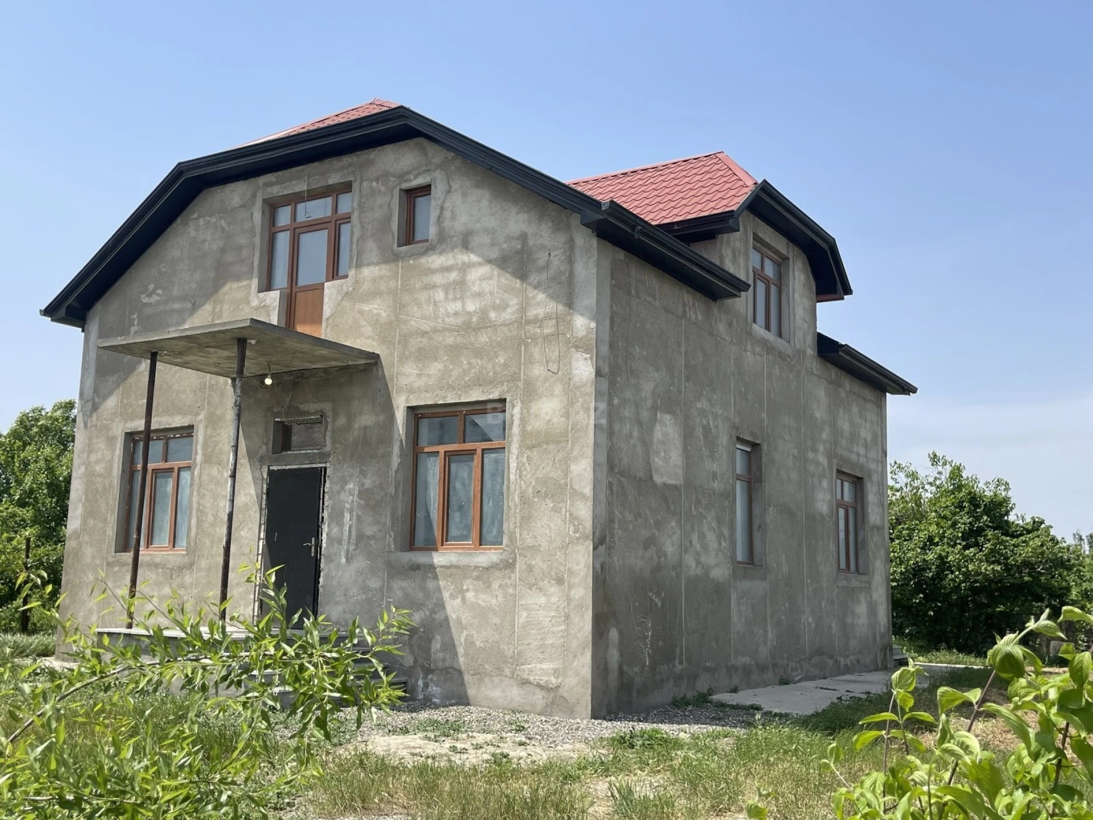 Satılır 6 otaqlı həyət evi 250 m²