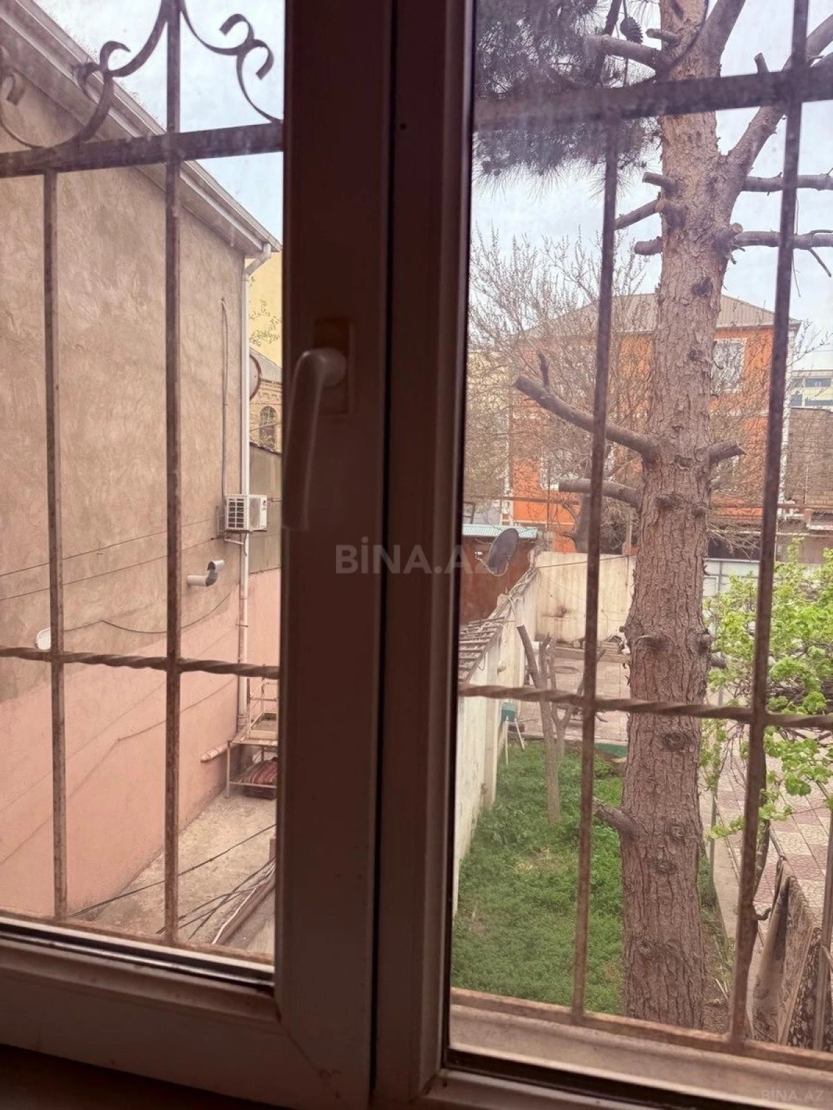 Satılır 4 otaqlı həyət evi 180 m²