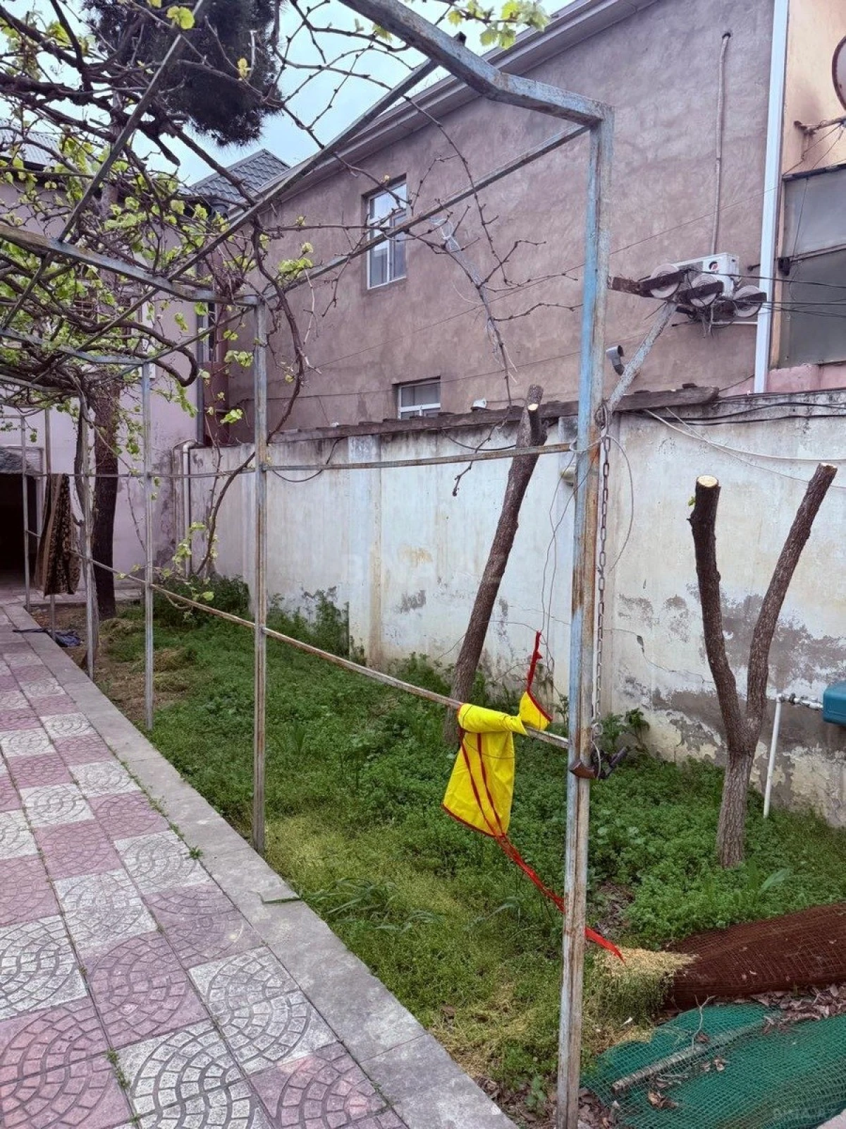 Satılır 4 otaqlı həyət evi 180 m²