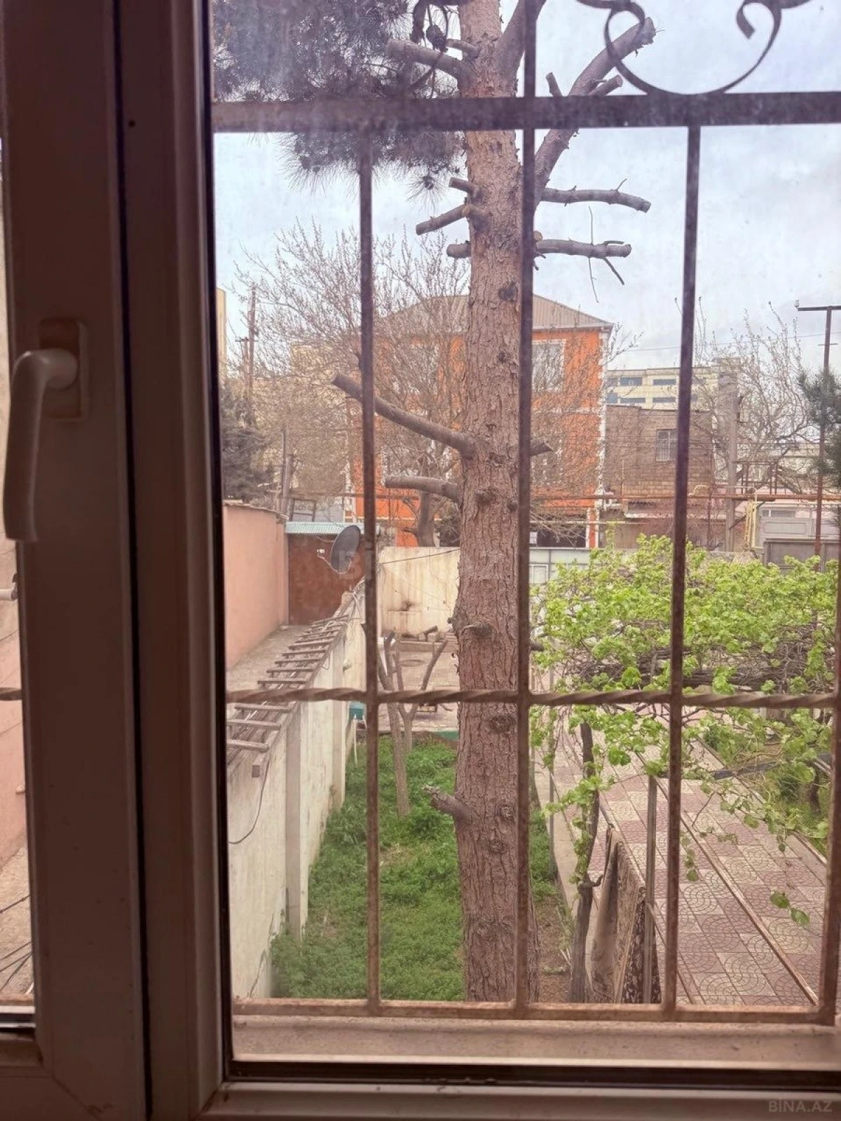 Satılır 4 otaqlı həyət evi 180 m²