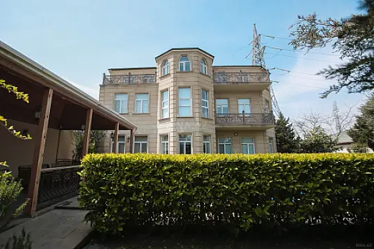 Kirayə verilir 8 otaqlı həyət evi 580 m² — Bakı, Badamdar 8 otaq 580.00 m²